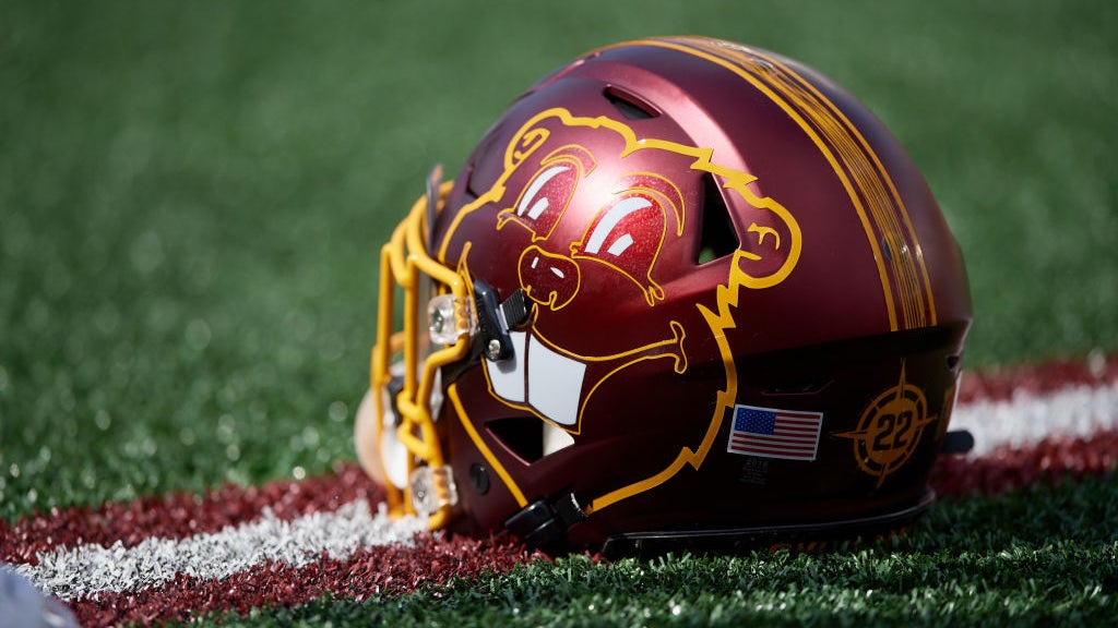 Drzewiecki's field goal as time expires lifts Minnesota past No. 15 Iowa, 13-10 — WCCO Sports — Gopher, Menlo Park Sports news