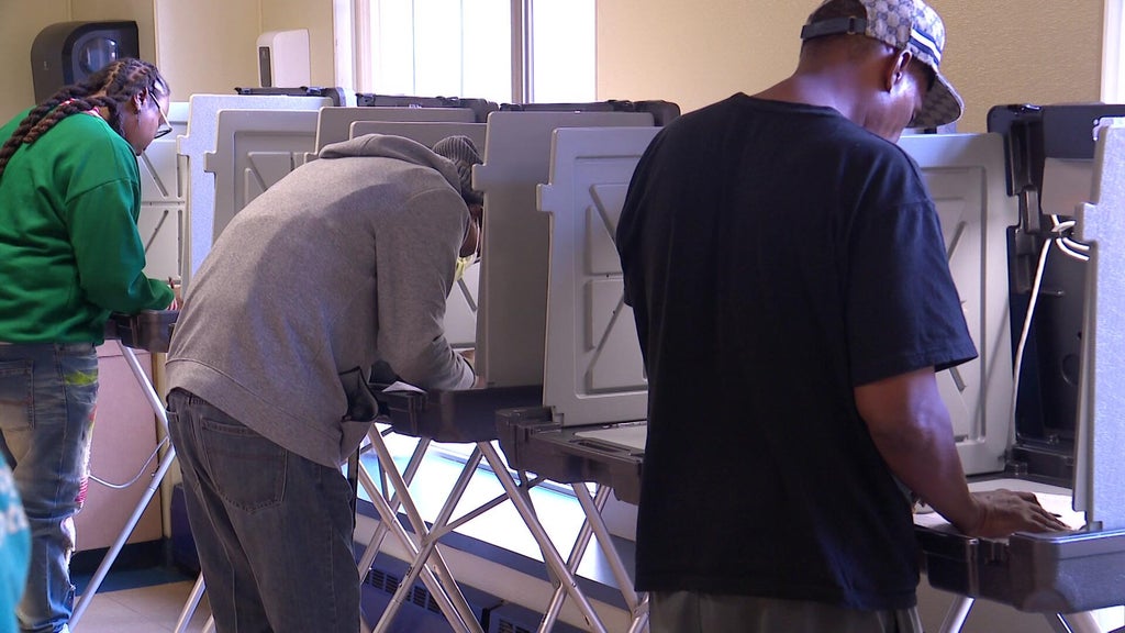 Catholic Charities helps Minnesota's unhoused vote ahead of midterms β WCCO / CBS Minnesota, Menlo Park Sports news