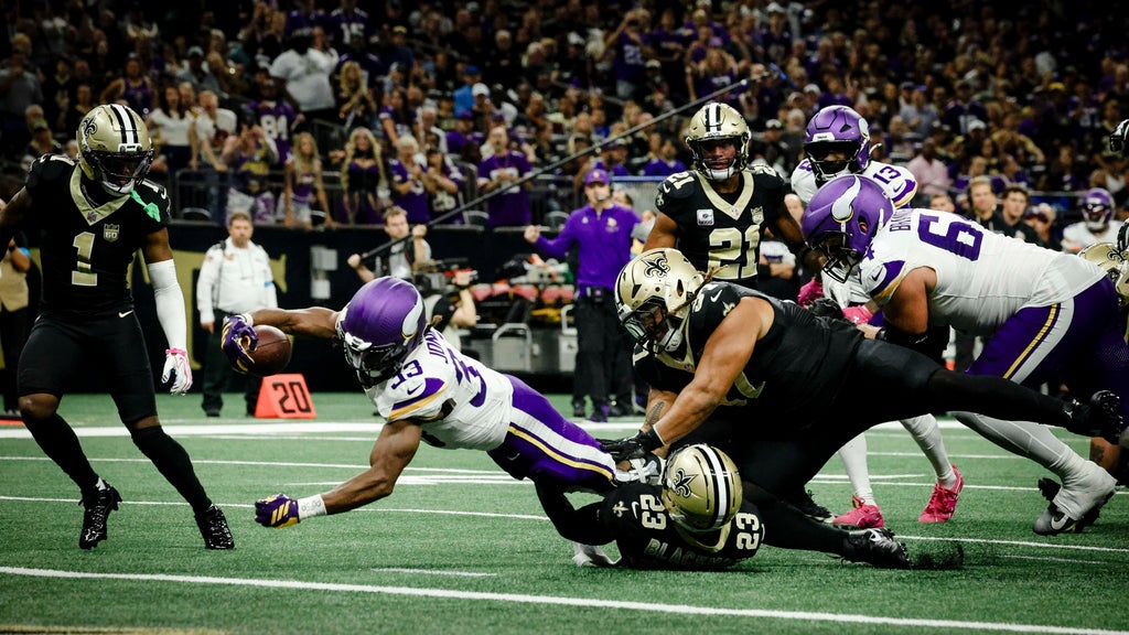Jefferson, Jones, Murray all produce to help the unbeaten Vikings top Saints 23-13 — WCCO / CBS Minnesota, Menlo Park Sports news