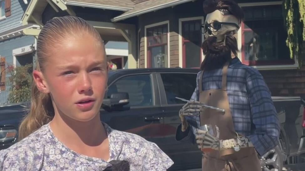 Alameda girl uses AI to create talking skeleton "Uncle Murray" for Halloween display — CBS Bay Area (KPIX), Menlo Park Technology news