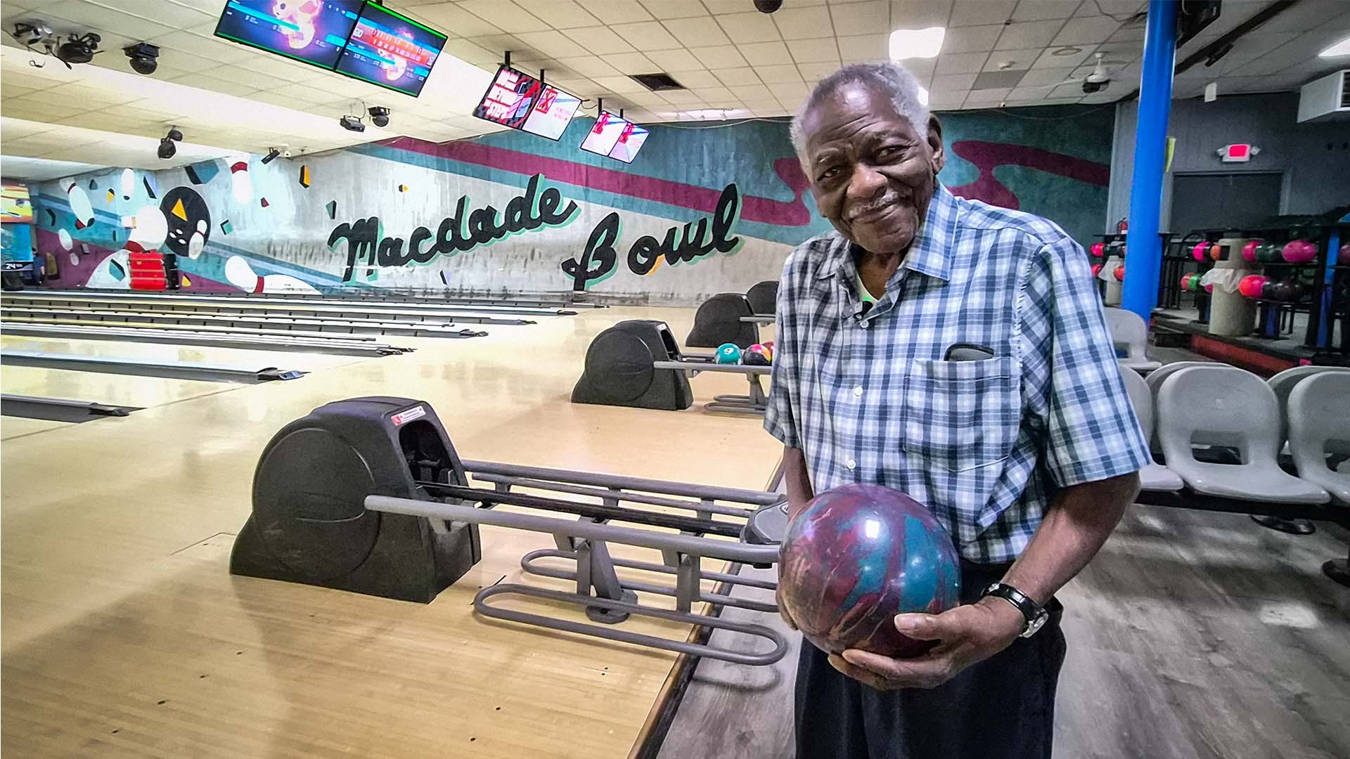 100-year-old bowler still throws strikes in Delaware County, Pennsylvania
— ABC 7 Bay Area, Menlo Park Community news