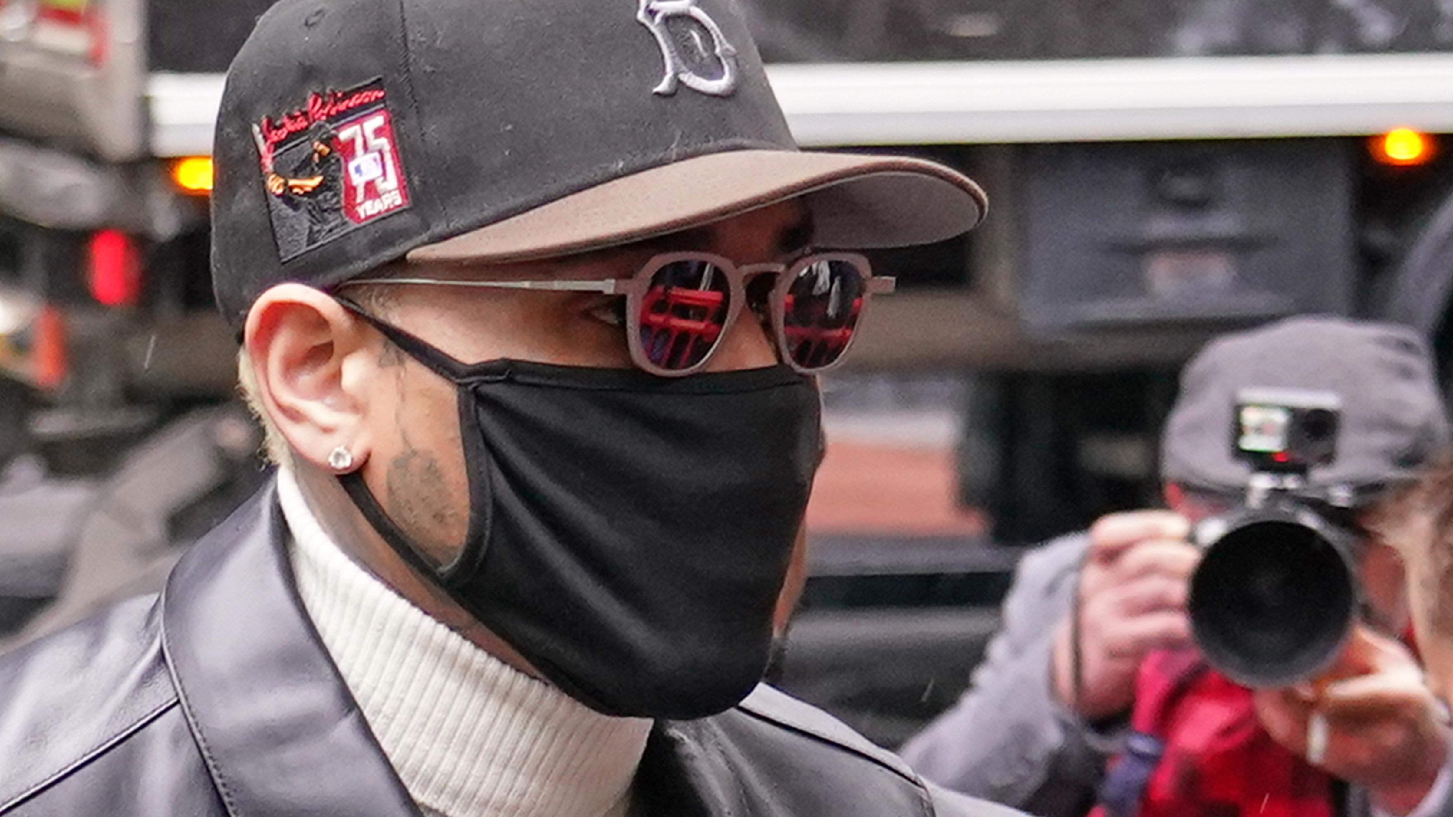 Chris Brown avoids prison time for brawling at a London nightclub
โ ABC 7 Bay Area, Menlo Park Community news