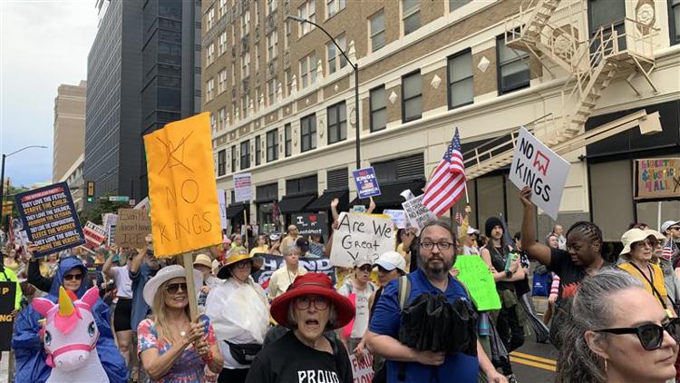 Thousands expected to show up for 'No Kings' protests in North Texas. Here's what you need to know — WFAA (Dallas-Fort Worth), Menlo Park Community news