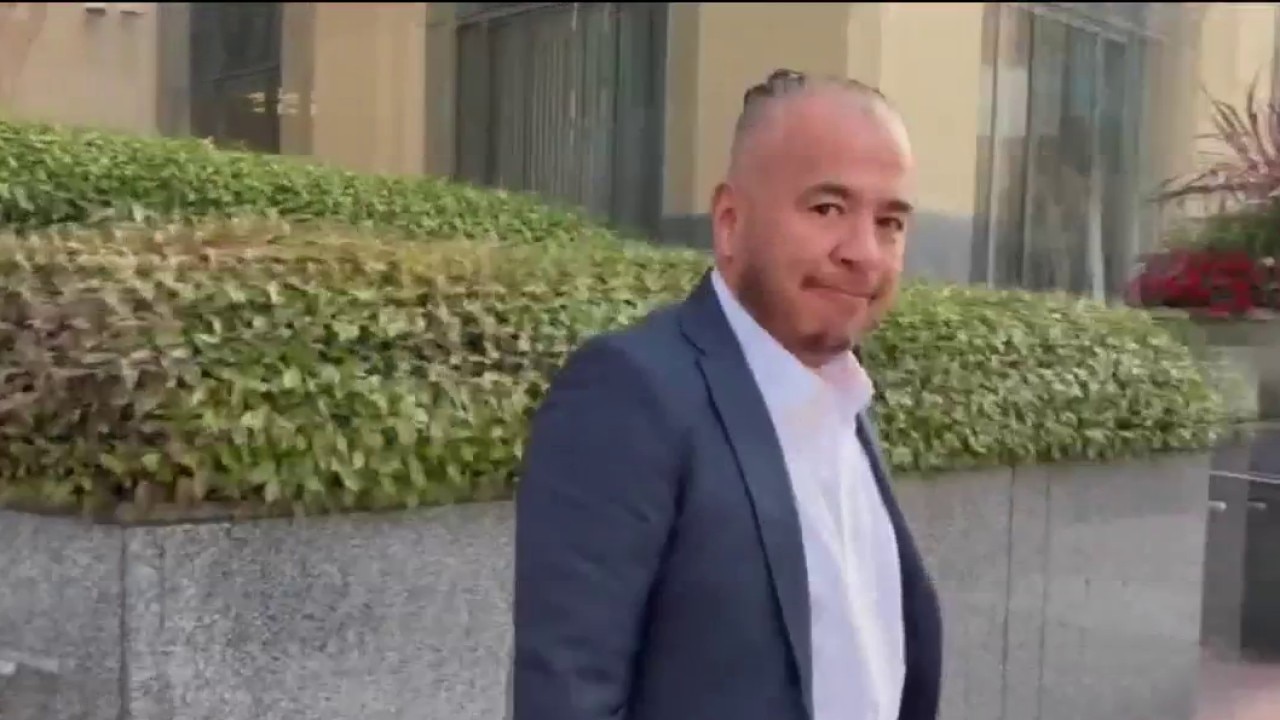 Mario Juarez testifies in court during the corruption trial of former Oakland Mayor Sheng Thao.