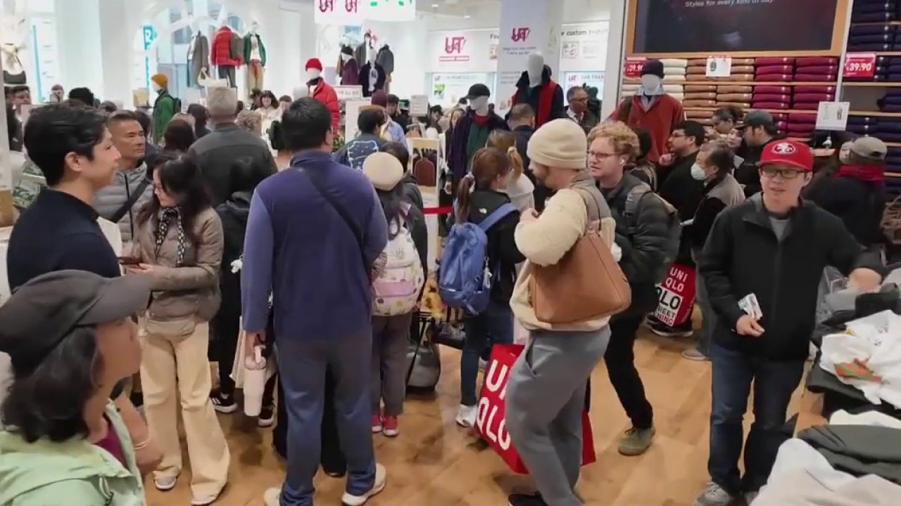 Crowds line up for grand opening of new Uniqlo store in SF — KTVU FOX 2 Bay Area, Menlo Park Business news