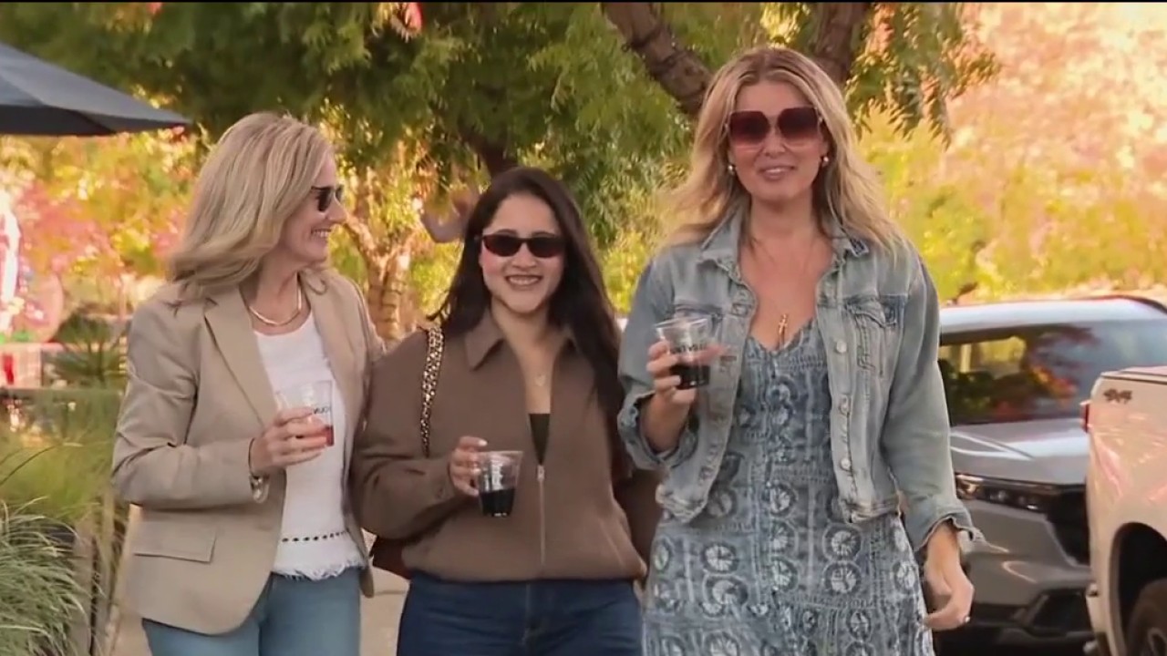 Yountville launches Napa Valley's first open-container entertainment zone — KTVU FOX 2 Bay Area, Menlo Park Community news