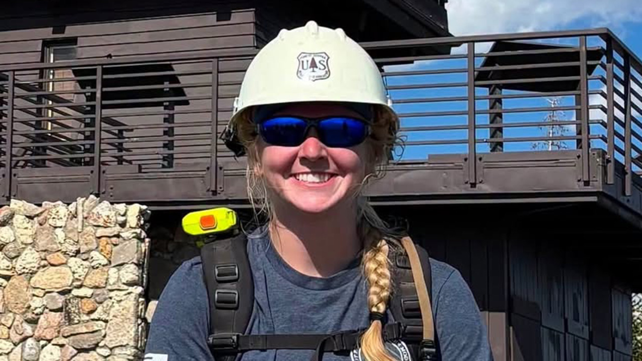 Firefighter, 24, died after being struck by a tree battling La. wildfire — KTVU FOX 2 Bay Area, Menlo Park Community news