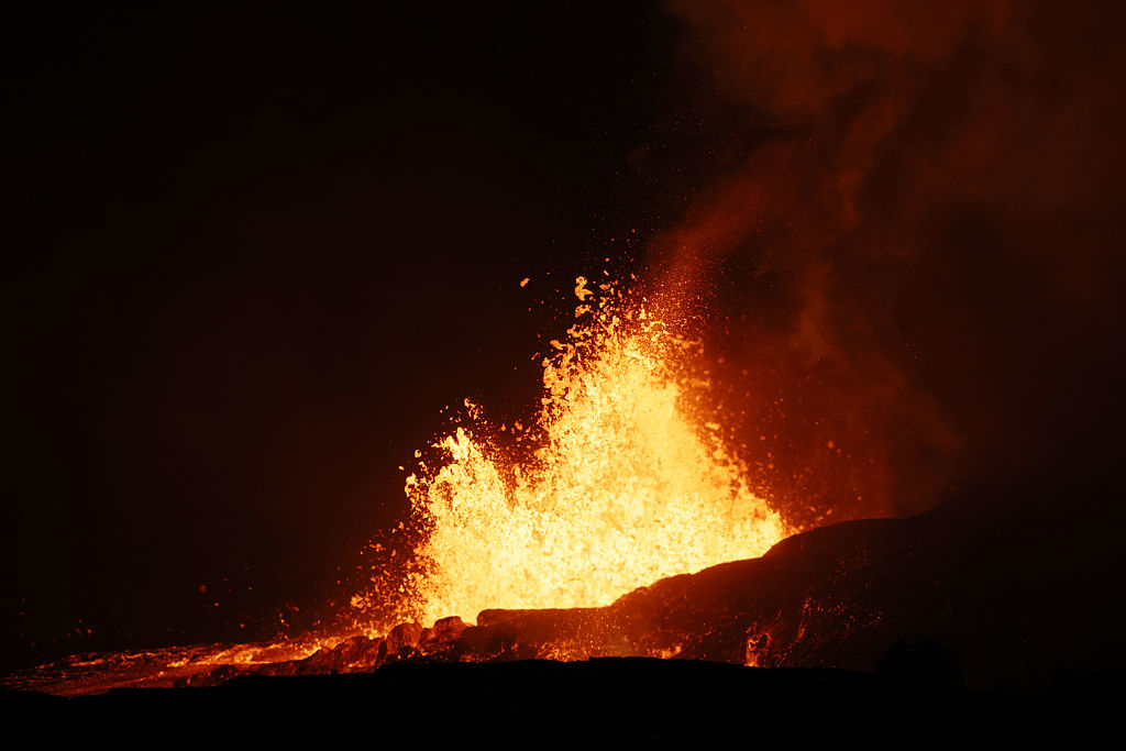 Kīlauea volcano activity prompts trail closures at popular Hawaii national park — KTVU FOX 2 Bay Area, Menlo Park Schools news